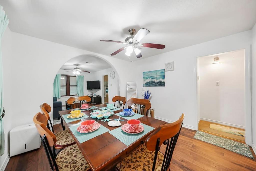 Galveston Beach House Family/Pet Friendly Exteriör bild
