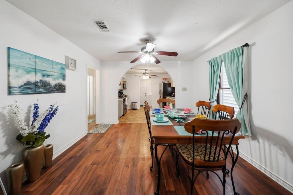 Galveston Beach House Family/Pet Friendly Exteriör bild