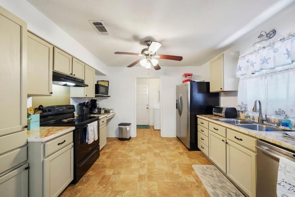 Galveston Beach House Family/Pet Friendly Exteriör bild