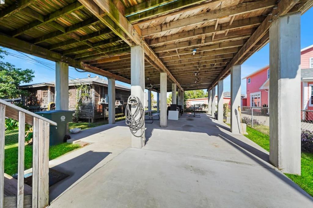 Galveston Beach House Family/Pet Friendly Exteriör bild